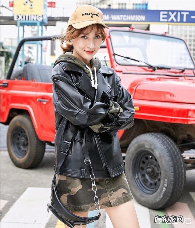 女士皮衣怎样搭配更加美丽?