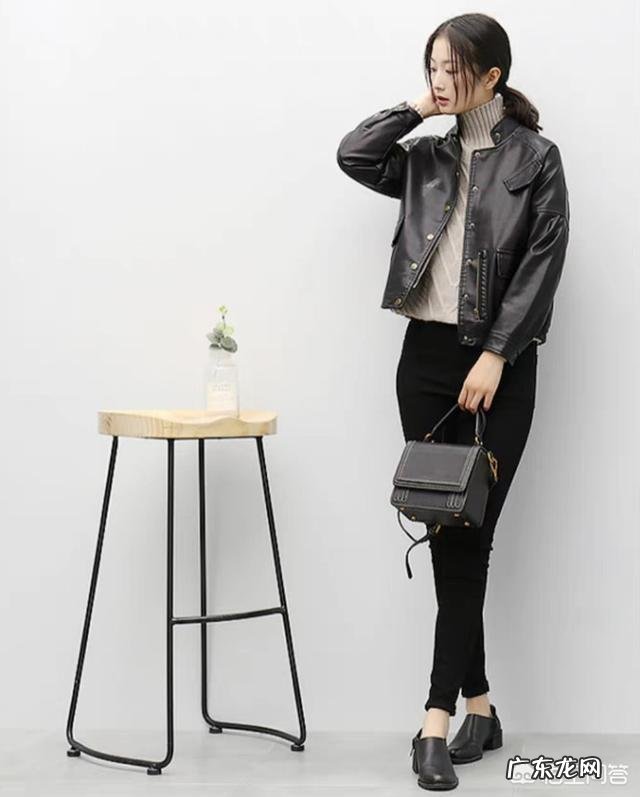 女士皮衣怎样搭配更加美丽?