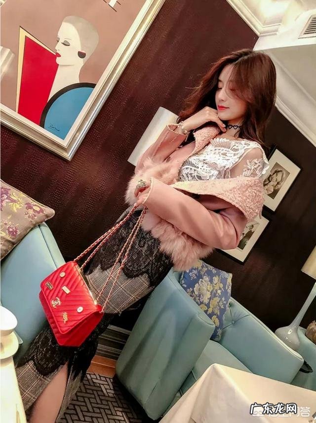 女士皮衣怎样搭配更加美丽?
