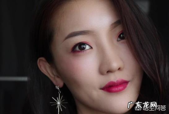 你们知道哪些适合夏天的化妆小技巧?