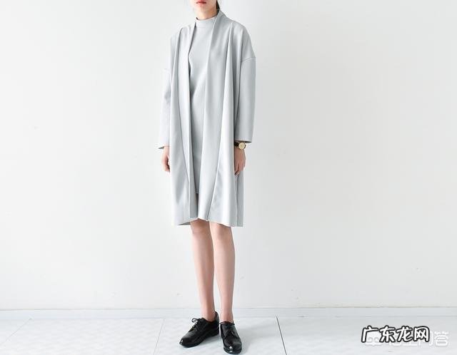 2019秋季什么极简成熟风搭配，才能提升气质？