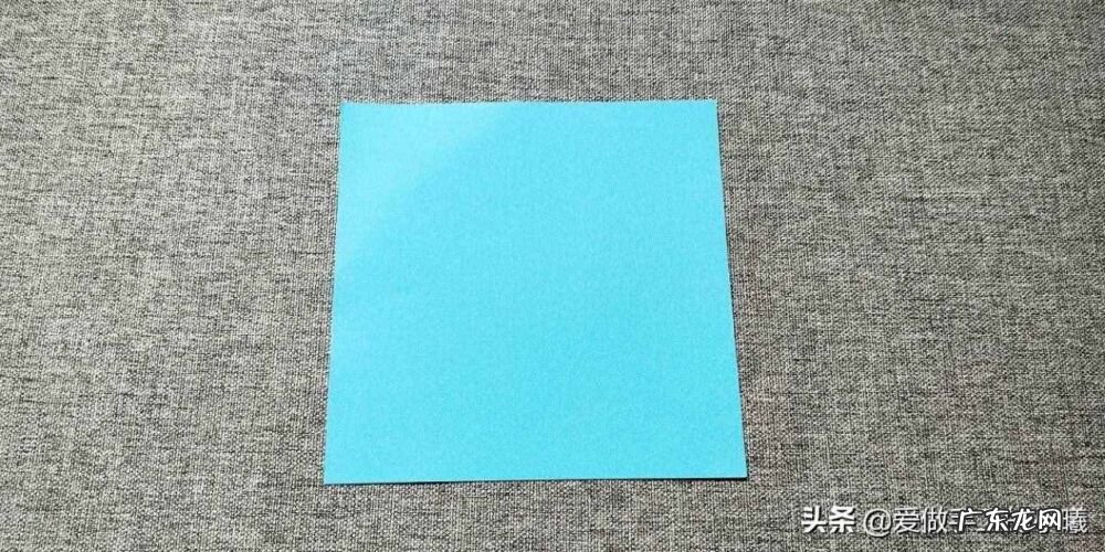 简单飞机模型折纸教程 纸飞机模型制作过程图片