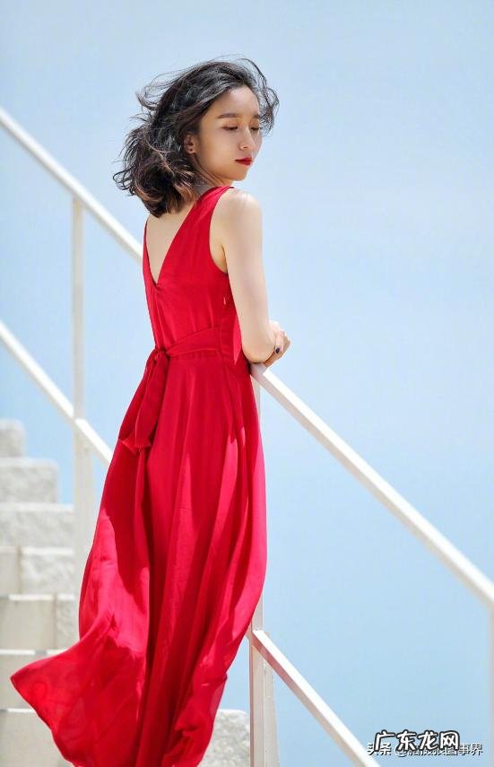 室内摄影,模特穿红衣服,摄影师要注意什么?