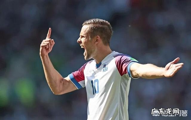 梅西罚丢点球,阿根廷世界杯首战1-1平冰岛,怎么看待梅西的表现?