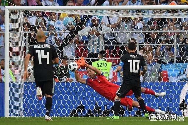 梅西罚丢点球,阿根廷世界杯首战1-1平冰岛,怎么看待梅西的表现?