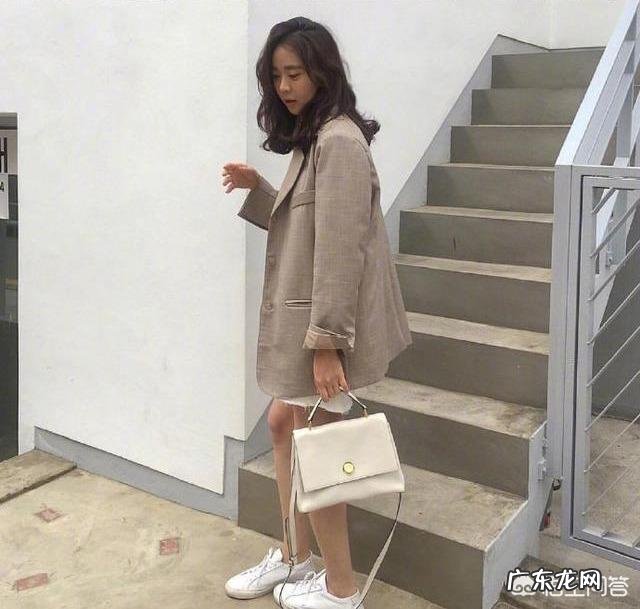 秋天,小西装怎么搭配怎么好看?今年有哪些流行的穿搭?