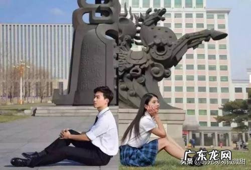 大学第一天到校,怎么向同学介绍自己?