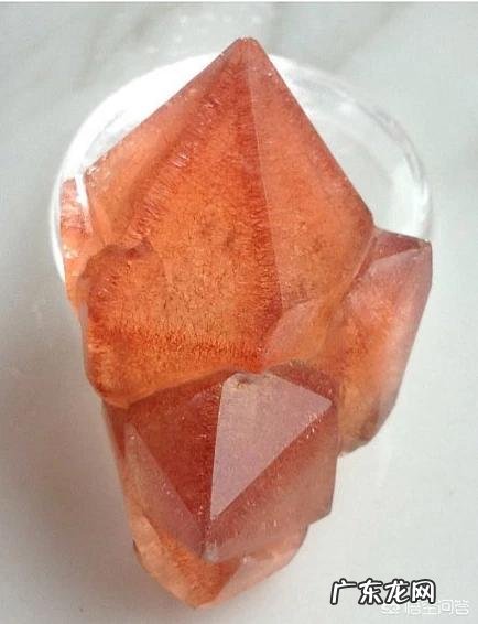 太阳石的功效与作用有哪些?适合女生佩戴吗?