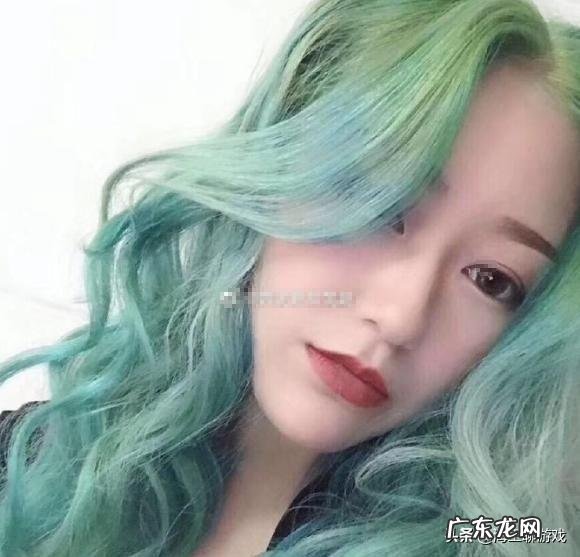 王者荣耀玩家网恋7分美女,见面后直接崩溃,网友:还我皮肤钱!怎么评价?