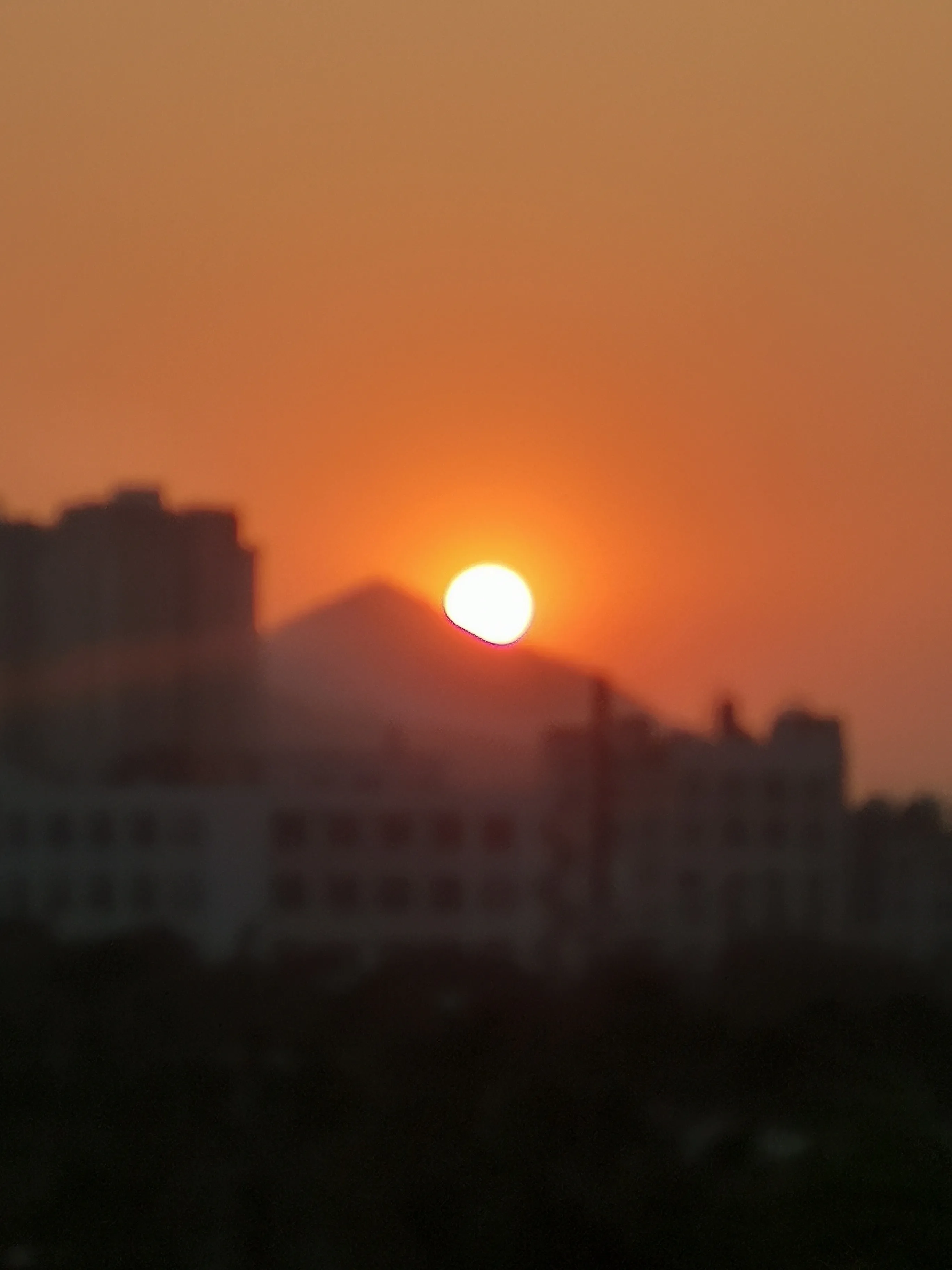 人们都在拼命挣钱，为什么总是要在经历以后才明白健康最重要？