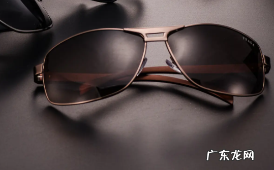 第一次戴眼镜要适应多久 第一次戴眼镜要适应多久视频