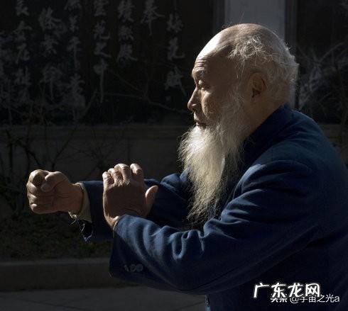 为什么感觉古人的胡子比现代人浓密?