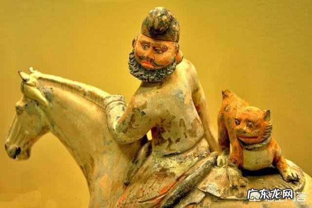 为什么感觉古人的胡子比现代人浓密?