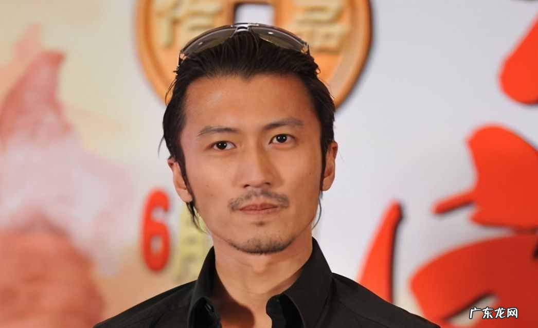 一副很悠闲的样子英文 悠闲的样子可以用什么来表示