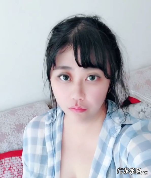 乔碧萝首次晒自拍证明颜值，美国90后小男友每月给五位数生活费，网友真酸了，你怎么看？