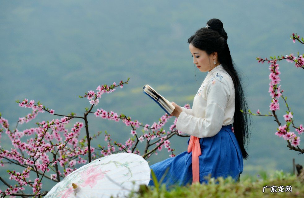 “白衣卿相”柳永对宋词的贡献有什么?他只是一个寻花问柳之人吗?