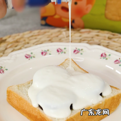 全网最简单的夏季冰蛋糕做法,朋友圈转疯了,其实非常简单