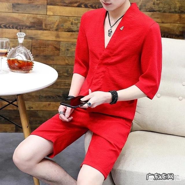 三四十岁男人夏天的穿那类衣裤合适?