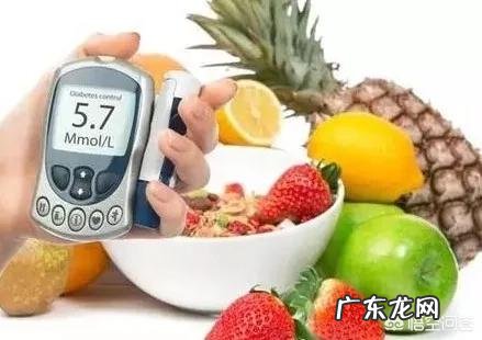 糖尿病人日常生活中有哪些控制血糖的小秘诀?饮食指南有哪些?