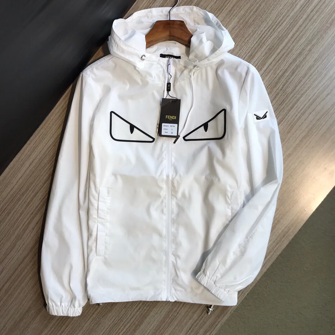 今年秋季流行的男装是怎样的?