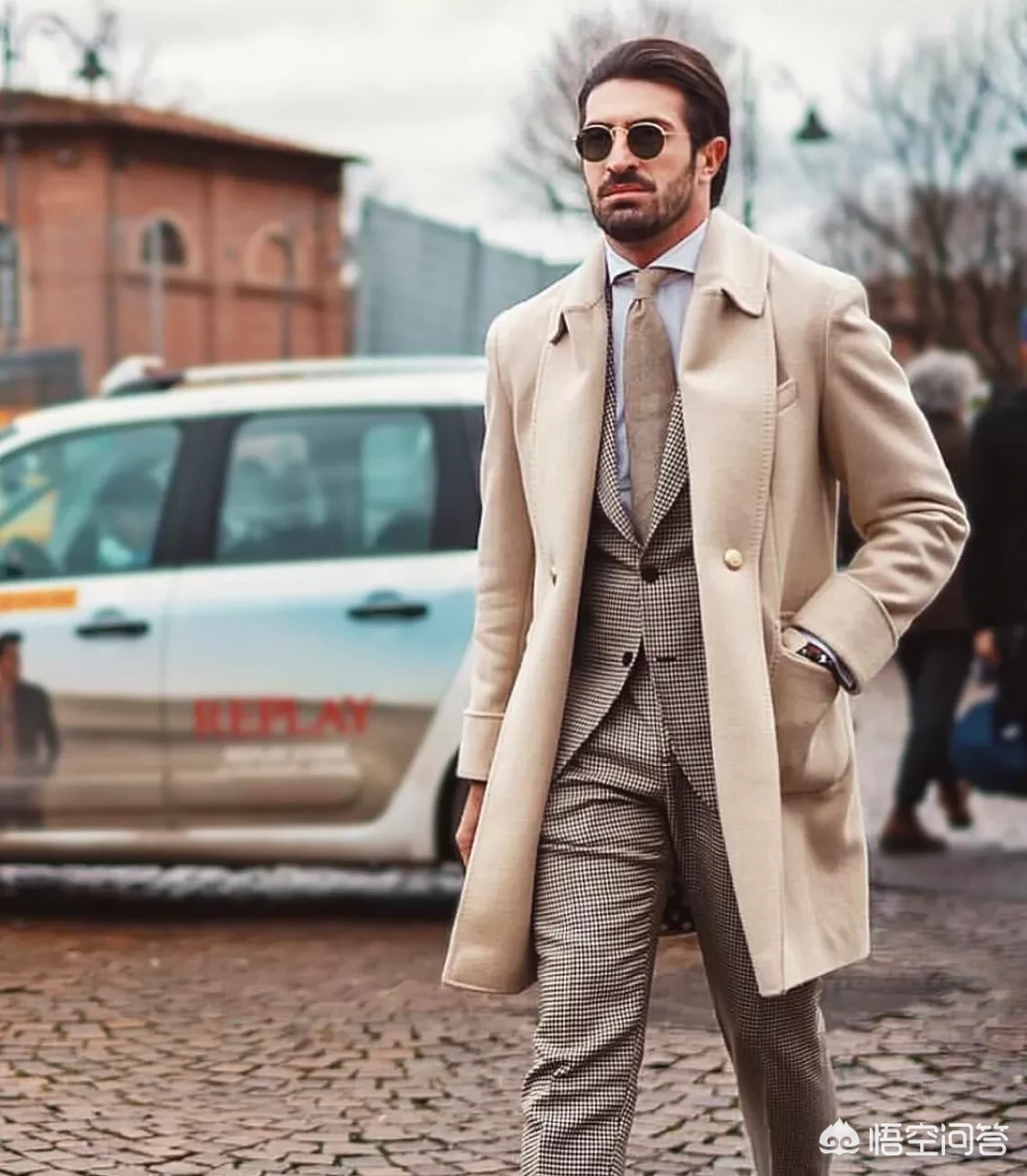 冬天搭配什么颜色的衣服好呢?