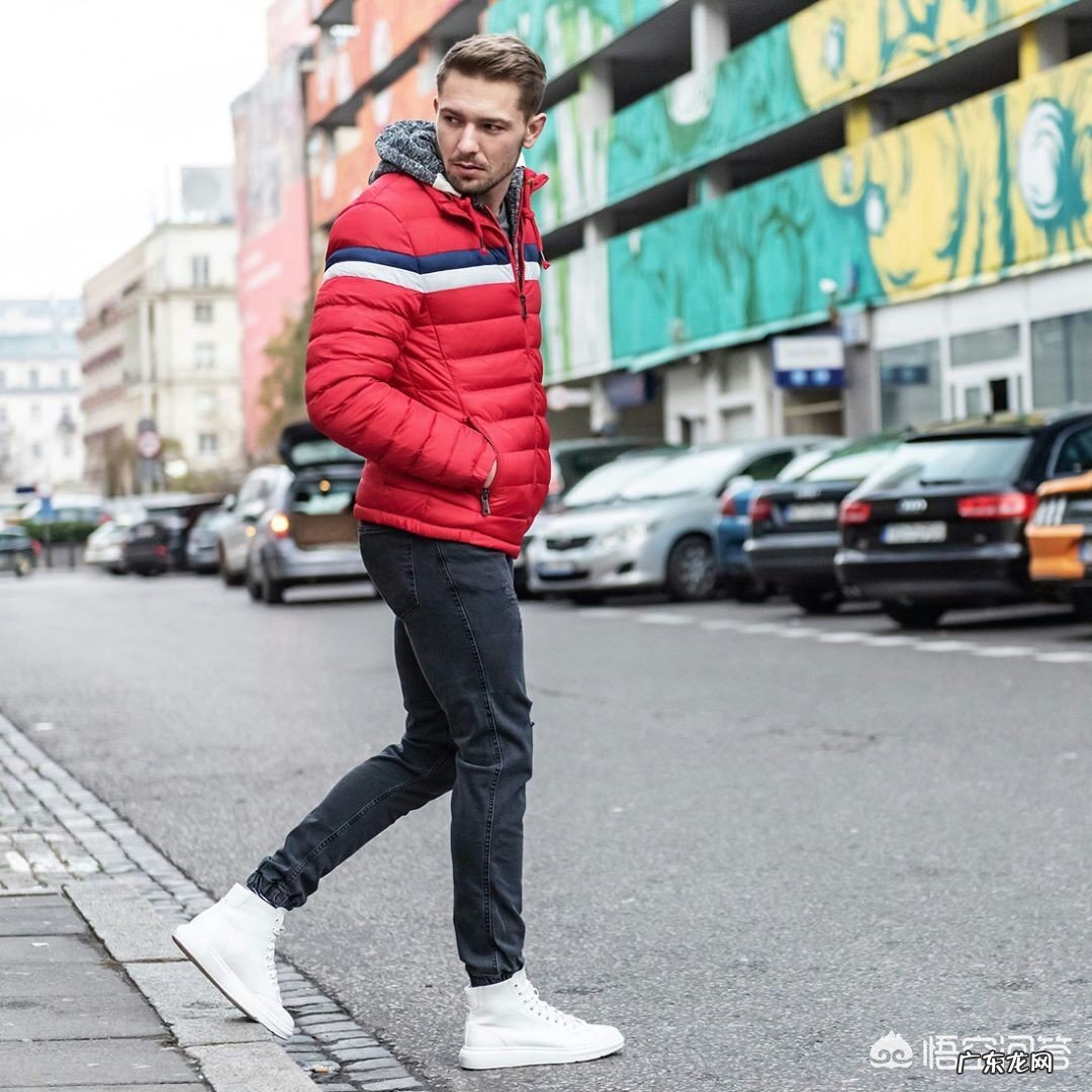 冬天搭配什么颜色的衣服好呢?