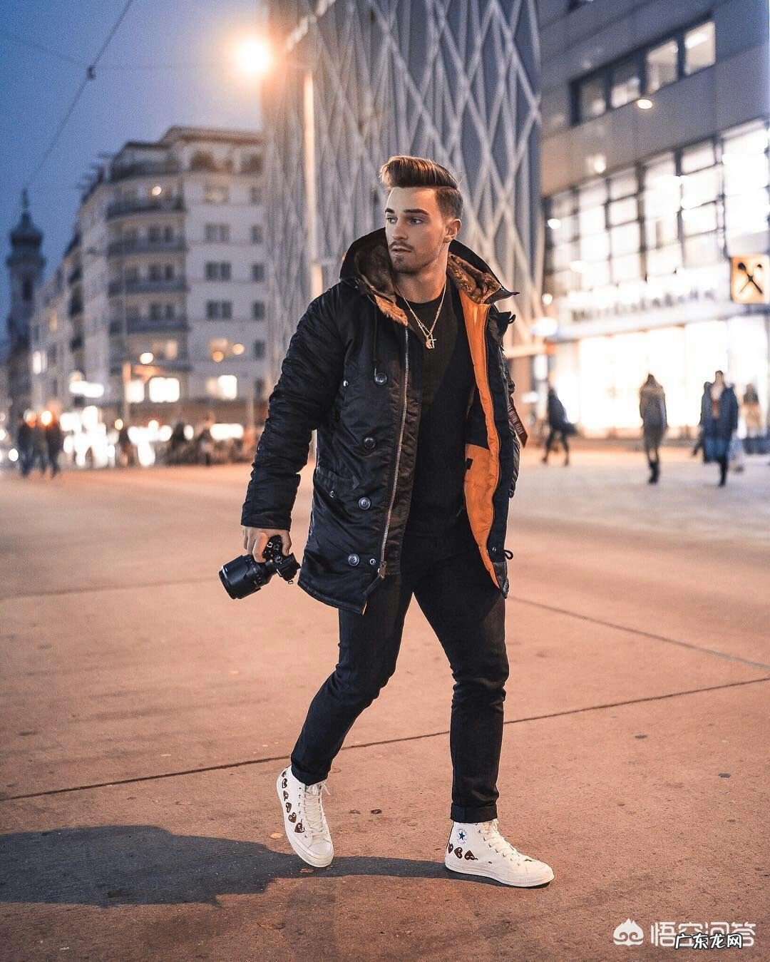 冬天搭配什么颜色的衣服好呢?