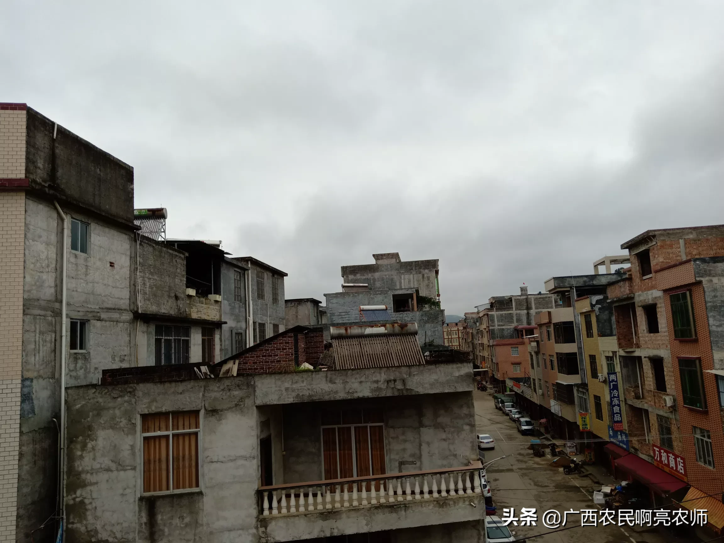 你们家乡的农村过去和现在有什么变化?