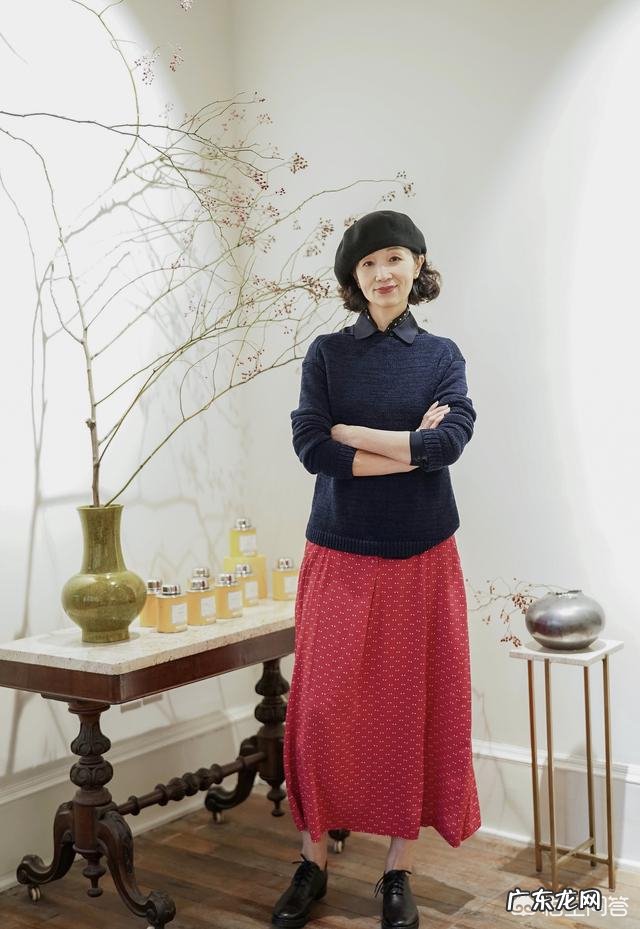 50岁的女人如何穿衣搭配，才能既舒适又优雅？