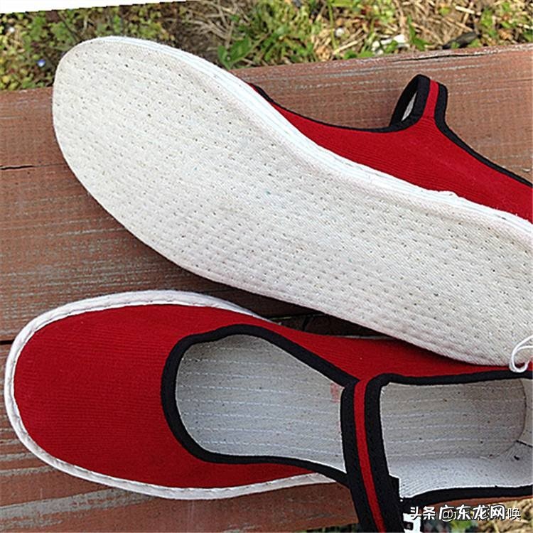 今年夏天穿什么鞋子比较好?