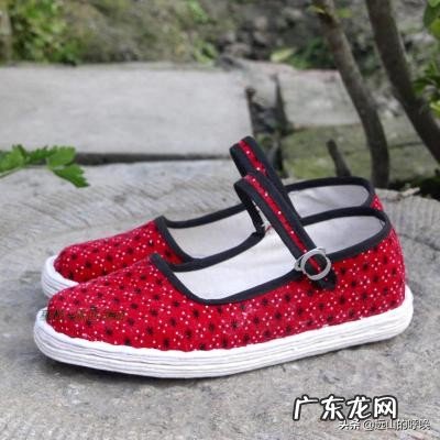 今年夏天穿什么鞋子比较好?