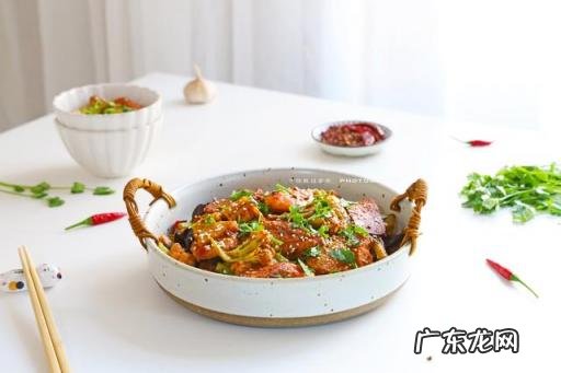 麻辣香锅的家常做法简单正宗，麻辣香锅的家常做法