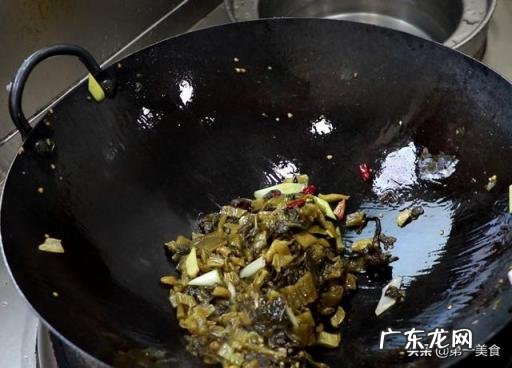 酸菜鱼的家常做法鱼怎么切薄片,酸菜鱼的鱼是怎么切的