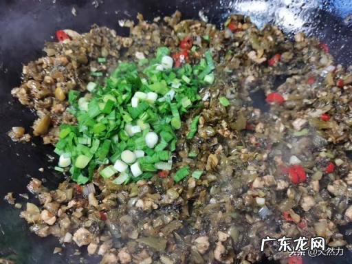 酸菜都能炒哪些好吃的,酸菜的家常小炒大全