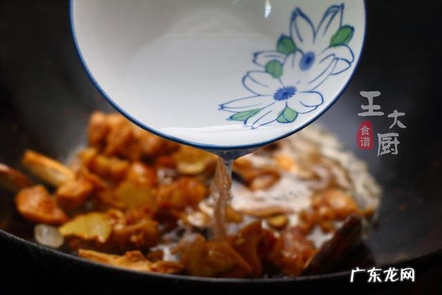 黄焖鸡米饭家常做法 正宗,黄焖鸡米饭的制作方法