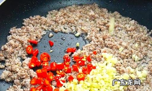 鱼香茄子家常做法简单好吃,鱼香茄子的做法简单好吃不油炸