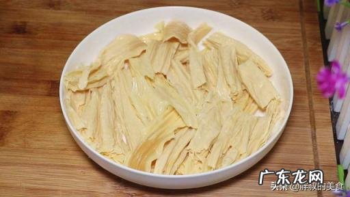 鸡肉炒腐竹的做法,鸡腿和腐竹怎么炒好吃