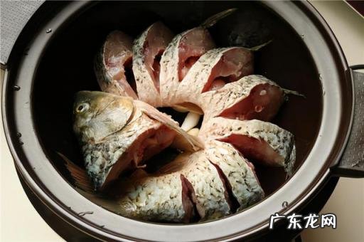 铁锅炖大草鱼的家常做法,铁锅炖草鱼块的做法