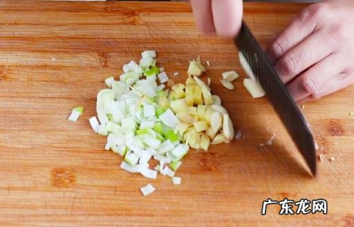 铁锅炖大草鱼的家常做法,铁锅炖草鱼块的做法