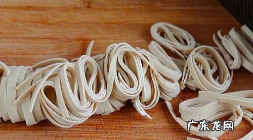 铁锅炖大草鱼的家常做法,铁锅炖草鱼块的做法