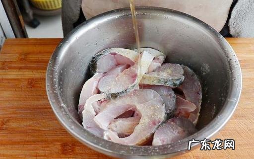 铁锅炖大草鱼的家常做法,铁锅炖草鱼块的做法