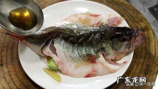 鲈鱼的家常做法清蒸最简单的,鲈鱼的10种最佳吃法