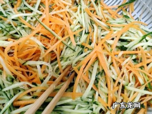 火腿肠的正宗做法大全,黄瓜金针木耳火腿肠凉拌做法