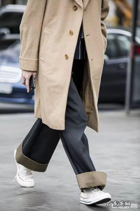 冬天卫衣里面穿什么衣服好?