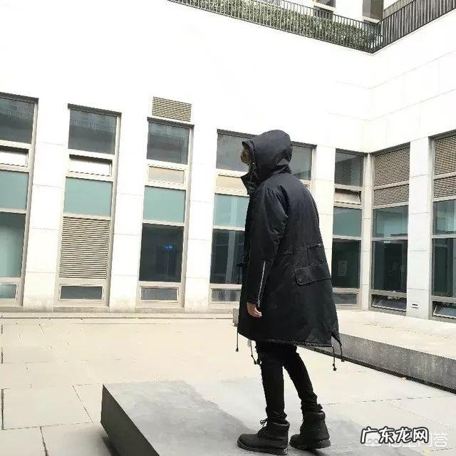 冬天卫衣里面穿什么衣服好?