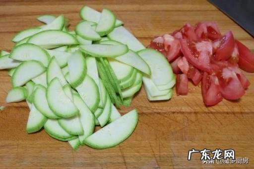 西葫芦炒番茄的做法,西葫芦西红柿的做法