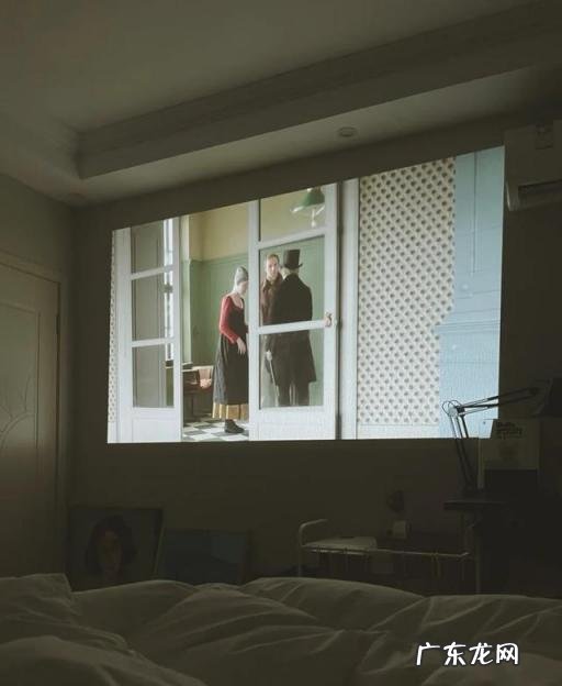 家用电视投影仪的优缺点 电视跟投影仪的优缺点