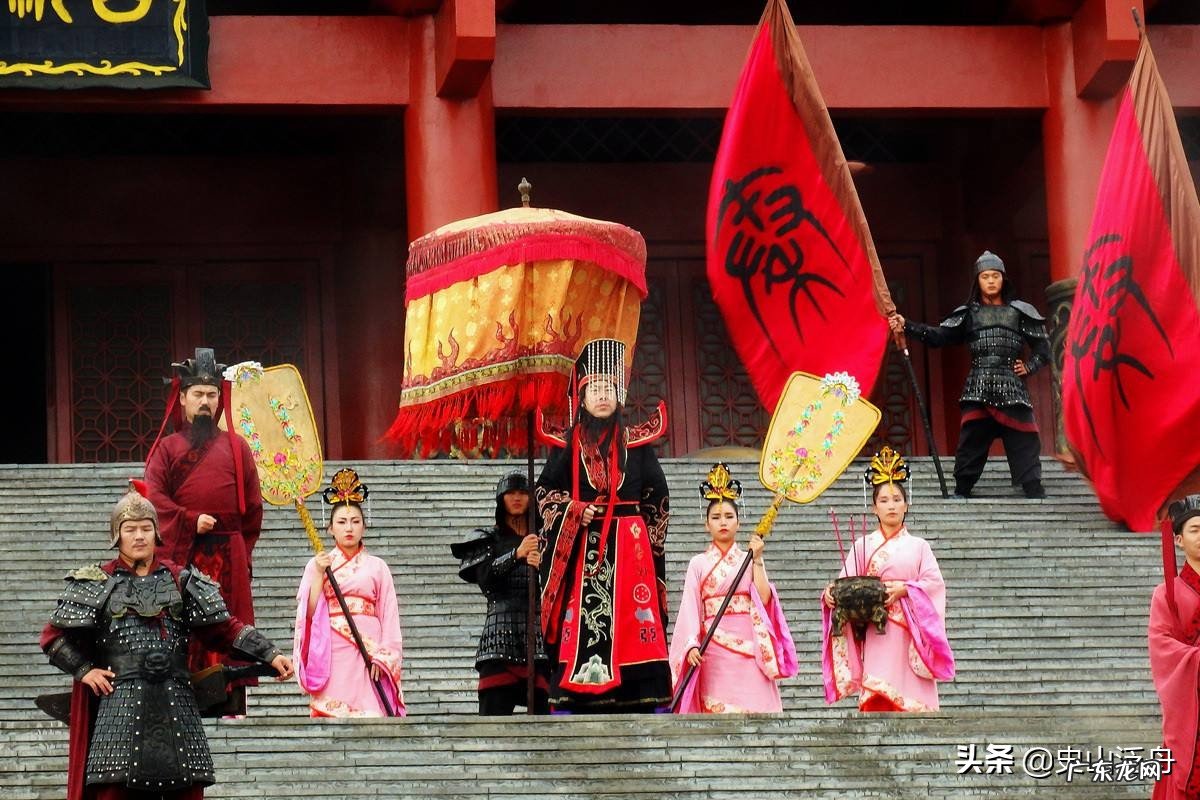 中国古代历史其实是反映一个个家族史从兴起到衰亡的过程吗？为什么？