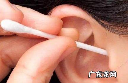 掏耳朵掏多深好 掏耳朵应该掏多深
