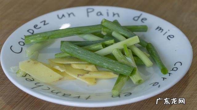 鲫鱼豆腐汤的正常做法,鲫鱼豆腐汤的正宗做法详细步骤